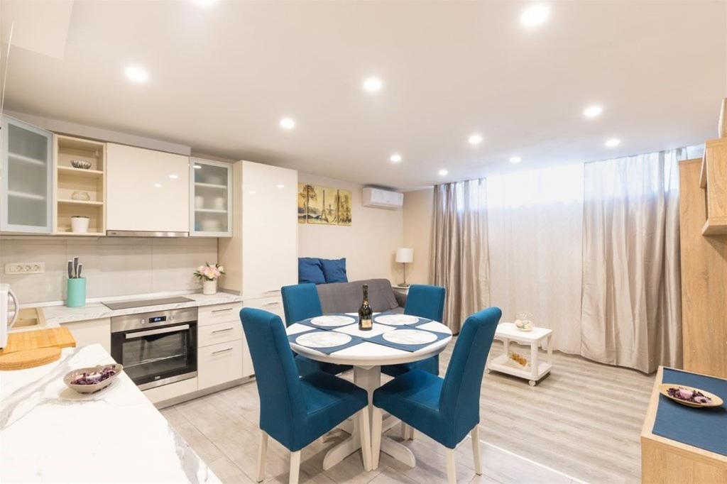 City Centre'S Apartment Риека Экстерьер фото